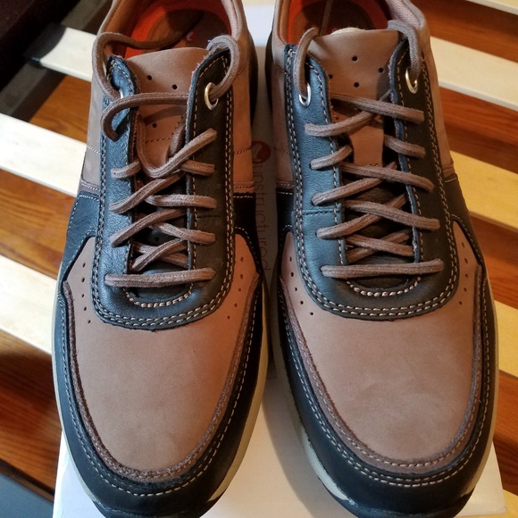 un coast form clarks